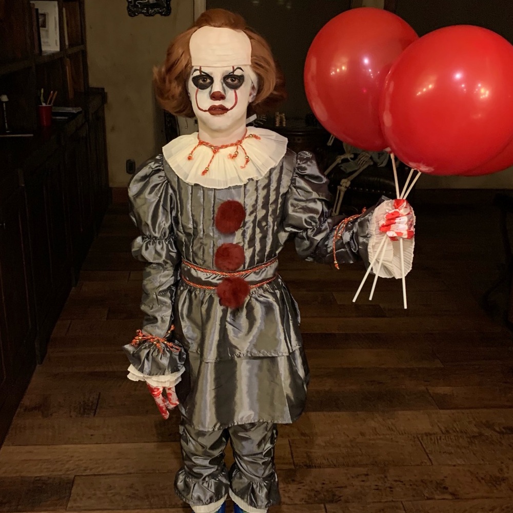 High quality IT Pennywise Big Kid Costume - Picture 3 of 5